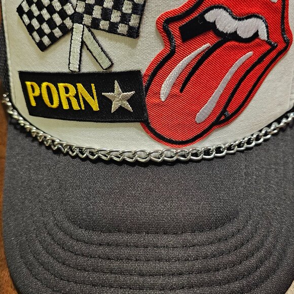 Trucker Hat/ Black & White w/mesh/ P*rn Star / Lips/ Chain NEW - Picture 1 of 4